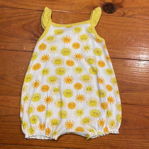 NWOT 9 month Carter’s yellow orange white sun ruffle sleeve one piece romper - Picture 9 of 13